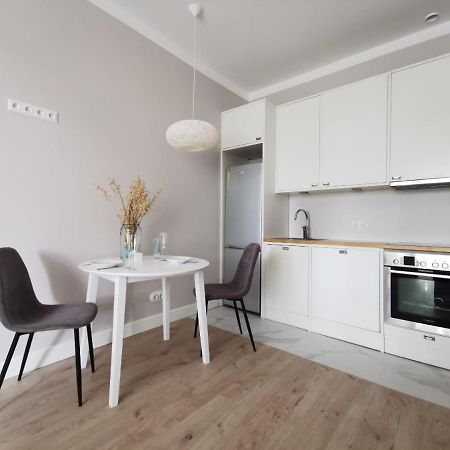 Tolstoi Scandinavian 1 Bedroom Apartment + Free Parking Tartu Bagian luar foto