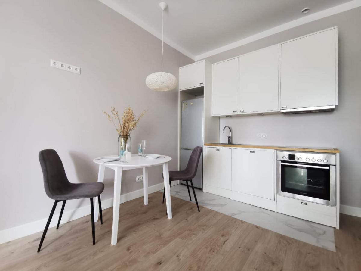 Tolstoi Scandinavian 1 Bedroom Apartment + Free Parking Tartu Bagian luar foto