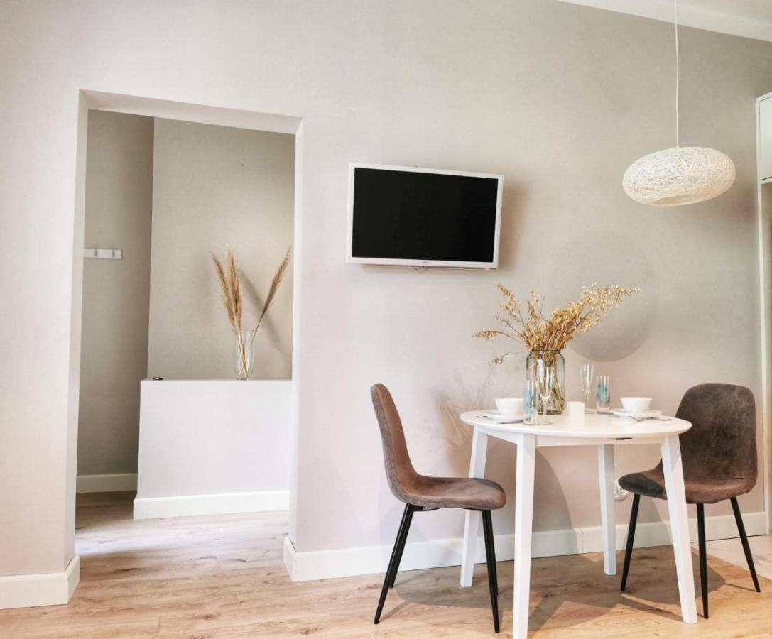 Tolstoi Scandinavian 1 Bedroom Apartment + Free Parking Tartu Bagian luar foto